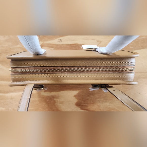 Coach Swing Zip Honey Brown - Picture 10 of 13